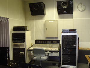 写真：音響調整室