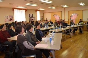 写真：幸福長寿会の方と市民トークの様子2