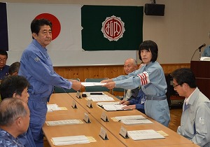 写真：安倍首相との意見交換の様子2