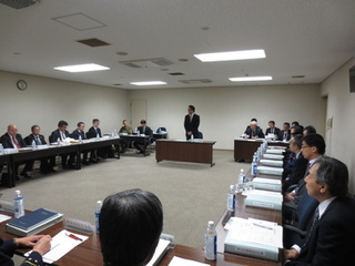 写真：防災会議の様子1