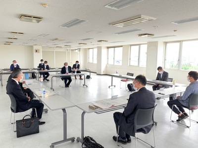 写真：観光振興に係る新たな財源に関する検討委員会の様子