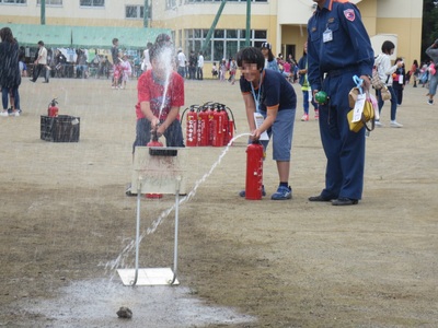 写真：啓西小地区防災訓練