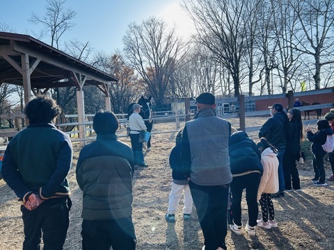 ばん馬のガイドの様子