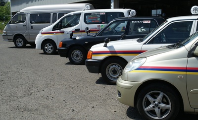 写真：停車している複数のタクシー