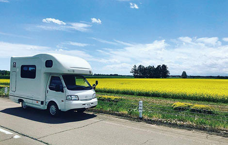 写真：キャンピングカー