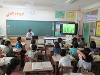 写真：花園小学校での授業の様子1