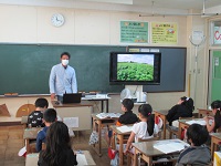 写真：花園小学校での授業の様子2