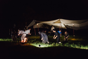 写真：バッタキウポポ（バッタの踊り）