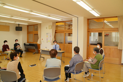 写真:東共栄町内会の皆さんと市民トーク