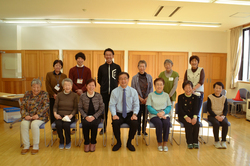 写真:東共栄町内会の皆さんと記念撮影