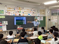 写真：開西小学校での授業の様子1