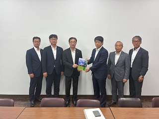 写真:財務省