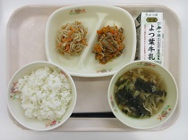 写真:6月12日中学校献立