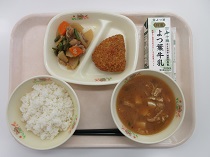 写真:10月16日中学校献立
