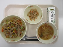 写真:4月22日中学校献立