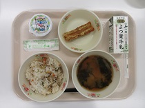 写真:5月2日中学校献立