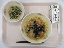 写真:5月15日中学校献立