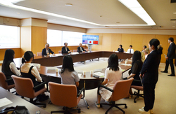 写真：報告会会場の様子