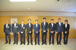 写真：関係者集合写真