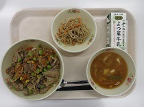 写真:10月1日中学校献立