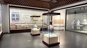 派遣　朝陽市博物館