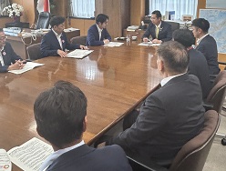 写真:「AI農業特区」の創設に向けた黄川田内閣府特命担当大臣への提案・要望