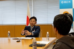 写真:まちづくりミーティングの様子