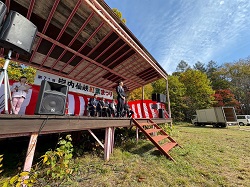 写真:第71回岩内仙峡もみじまつりの様子